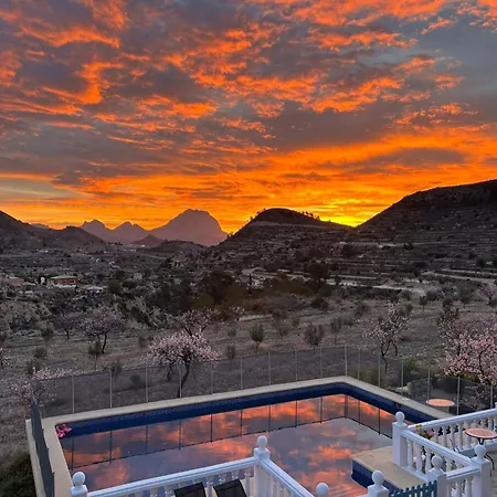 Casa Pura Vida Bed and breakfast Relleu